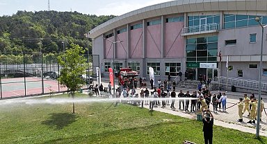 Türkeli Acil Durum ve Afet Yönetimi Bölümü öğrencilerine yangın eğitimi