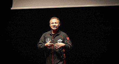 Türkiye'nin ilk Astronotu Alper Gezeravcı gençlere ilham oluyor