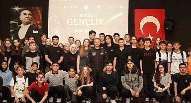 Türkiye'nin ilk astronotu Gezeravcı, Bursa'da öğrencilerle buluştu