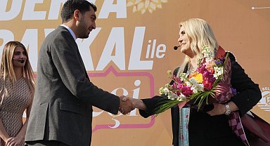 Tuzla'da Anneler Günü coşkusu: Derya Baykal ile unutulmaz bir söyleşi gerçekleşti