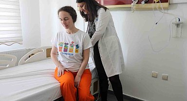 Uçak ambulansla Türkiye'ye getirilerek sağlığına kavuşan Türk hastadan teşekkür ziyareti