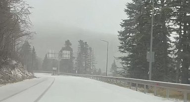 Uludağ'da Mayıs ayında kar sürprizi
