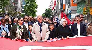 Ümraniye'de 19 Mayıs, 'Gençlik ve Spor' yürüyüşüyle kutlandı