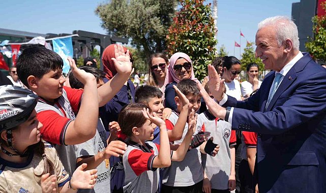 Ümraniye'de 500 bisiklet tutkunu çocuk kıyasıya yarıştı