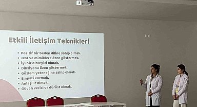 Üniversite öğrencilerinden huzurevi personeline eğitim
