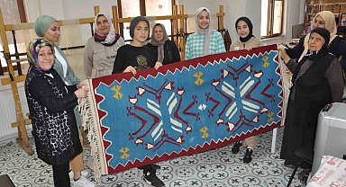 Unutulmaya yüz tutan mesleklerden kilim dokumacılığı Sason'da yeniden canlandırılıyor