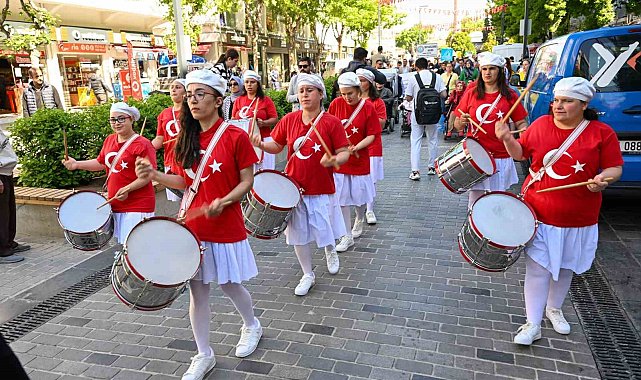 Uşak'ta engellilere farkındalık yürüyüşü gerçekleştirildi