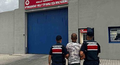 Uyuşturucu kullanmak suçundan aranan şahsı jandarma yakaladı