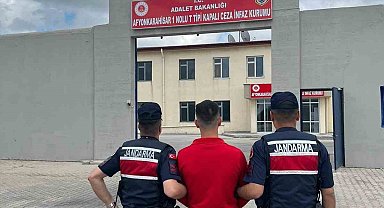 Uyuşturucu satma suçundan 6 yıl hapis cezası ile aranan şahsı jandarma yakaladı