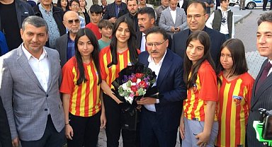 Vali Çiçek: "Bu gençliği kimseye teslim etmeyiz"