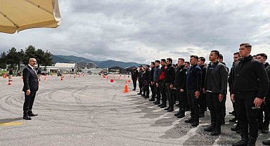 Vali Demirtaş'tan jandarma ve polis kursiyerlere moral ziyareti