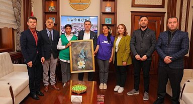 Vali Eldivan Engelsiz Yaşam Bakım ve Rehabilitasyon Merkezi sakinlerini makamında misafir etti