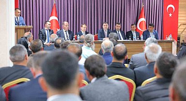 Vali Eldivan muhtarlarla bir araya geldi