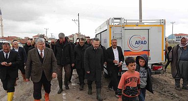 Vali Hüseyin Aksoy, doludan etkilenen bölgeleri ziyaret etti