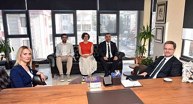 Vali Ünlü, veteriner ve eczacılar ile bir araya geldi