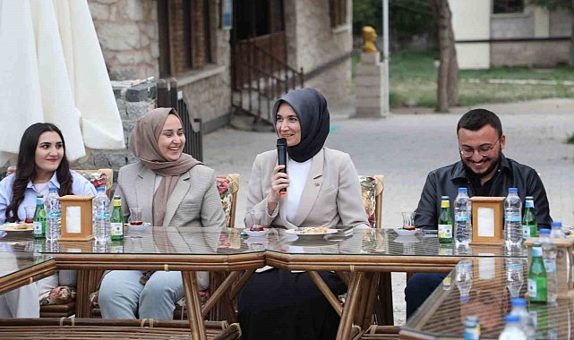 Vali Yiğitbaşı, Frigya'nın tanıtımı için öğrencileri dinledi