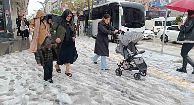 Van'da etkili olan dolu kışı aratmadı