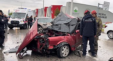 Yağmurda kontrolden çıkan Tofaş, ters şeride girdi : 2 ölü 1 yaralı