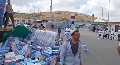 Yahudi yerleşimciler Gazze'ye giden yardım konvoyuna saldırdı