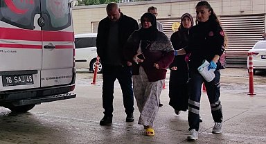 Yangında mahsur kalan kadın son anda kurtarıldı