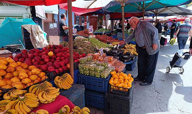 Yaz meyveleri tezgâhları rengârenk süsledi