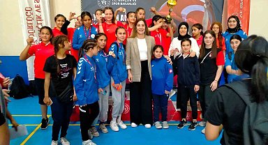 Yeşilay Spor Kulübü turnuvada 13 madalya kazandı