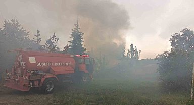 Yıldırımın düştüğü barakaya yanarak kül oldu