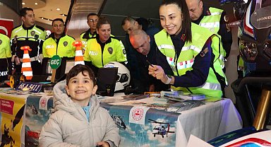 Yozgat'ta Karayolları Trafik ve İlk Yardım Haftası dolayısıyla tanıtım standı açıldı