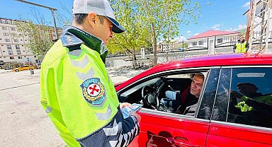 Yüksekova'da sürücüler trafik testinden geçti