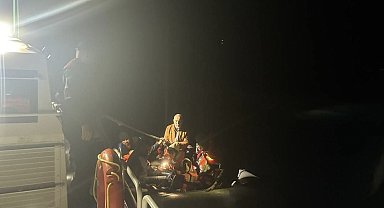 Yunan unsurlarınca ölüme terk edilen 3'ü çocuk, 14 kaçak göçmen kurtarıldı