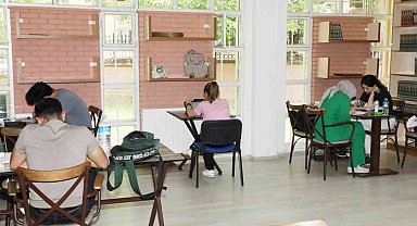 Yunusemre'de kitapseverler kütüphanelerden faydalanıyor