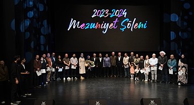Zeytinburnu Kültür Sanat 15. dönem kursiyerlerini mezun etti