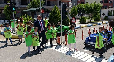 10 bin çocuğa trafik eğitimi