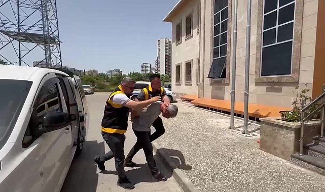 19 yıl hapis cezası olan hırsız kurban pazarında pazarlık yaparken yakalandı