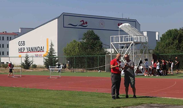 663 sporcu atletizm seçmeleri için kıyasıya yarışıyor
