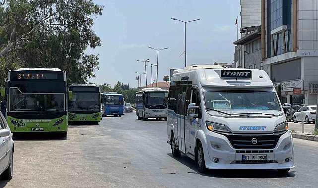 Adana'da 50 derecede dolmuşta vatandaşa 'klima' çilesi