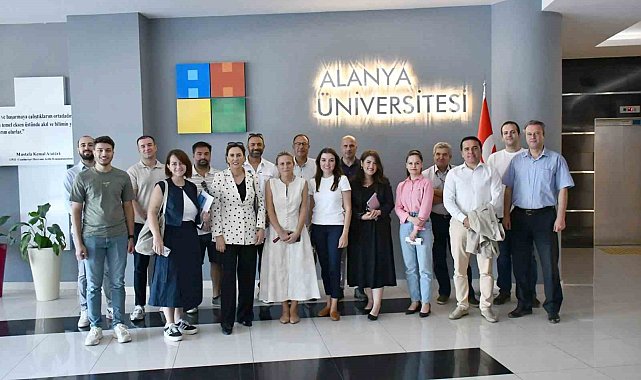 Alanya'da turizm sektörünün geleceği tartışıldı