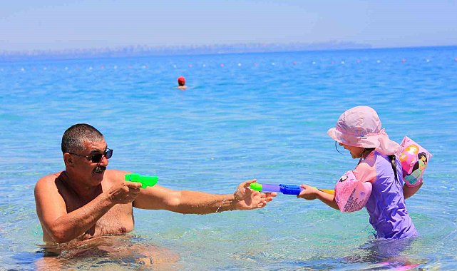 Antalya'da ani sıcaklık artışı termometreleri çıldırttı