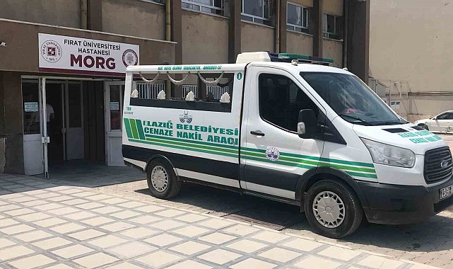 Arkadaşına yardıma gitmişti, çatıdan düşerek hayatını kaybetti.