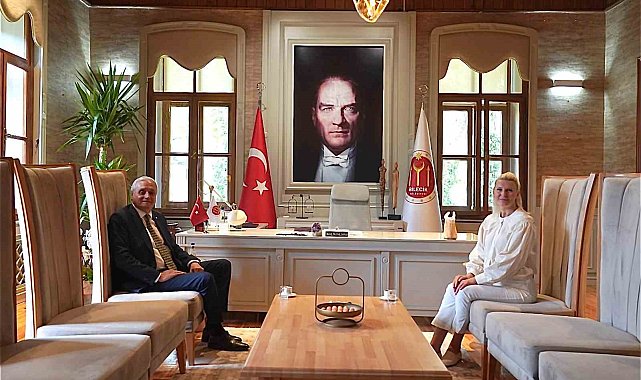 Başkan Bakkalcıoğlu, Melek Mızrak Subaşı'nı makamında ziyaret etti