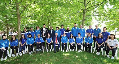 Başkan Büyükakın'dan Kağıtspor'a: "Kocaeli'nin gururu oldunuz"