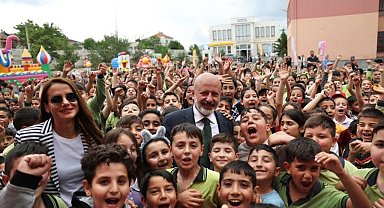 Başkan Çolakbayrakdar: "Hizmetlerimizle çocuklarımızın geleceğini inşa ediyoruz"