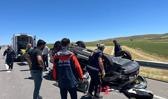Bayburt'ta gelin arabası ile traktör çarpıştı: 7 yaralı