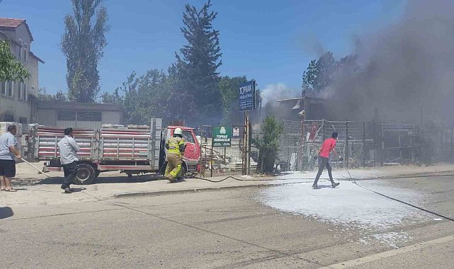 Bursa'da geri dönüşüm tesislerinde büyük yangın