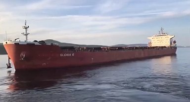 Çanakkale Boğazı'ndan geçen mısır yüklü dökme yük gemisi makine arızası yaptı