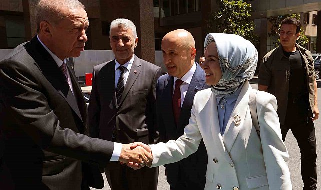 Cumhurbaşkanı Erdoğan'dan ihracatçıya müjde: "Döviz bozdurma zorunluluğunu yüzde 30'a indirdik"