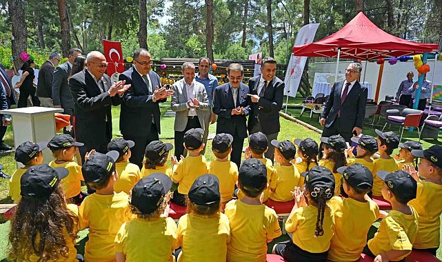 Denizli'de Dünya Arı Günü miniklerle kutlandı