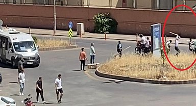 Diyarbakır'da otel çalışanları kağıt toplayan çocukları böyle darp etti