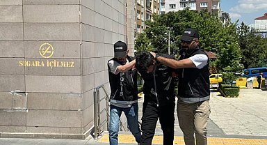 Eskişehir'e 1 kilo uyuşturucu sokamaya çalışan şüpheli 3 araca çarptıktan sonra yakalandı