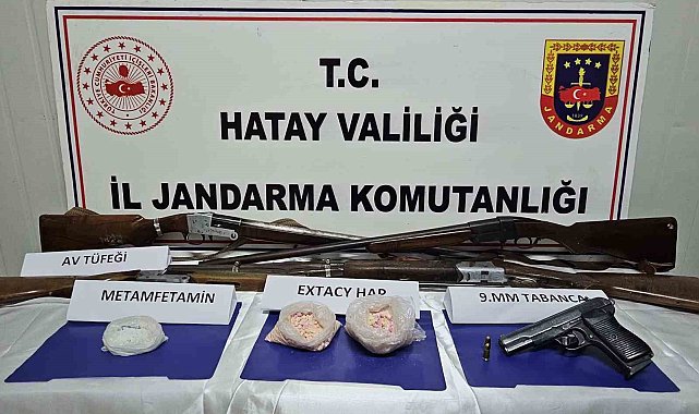Evinde uyuşturucu madde ve silah ele geçirilen şahıs tutuklandı